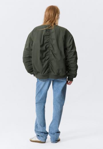 Куртка с накладнымит карманами