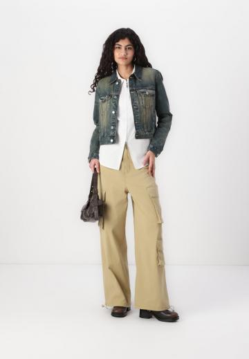 Джинсовая куртка