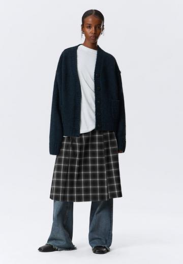 Вязаный жилет