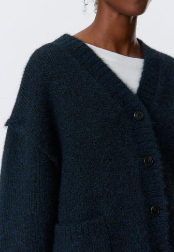 Вязаный жилет