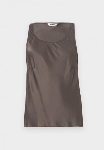 Блузка без рукавов