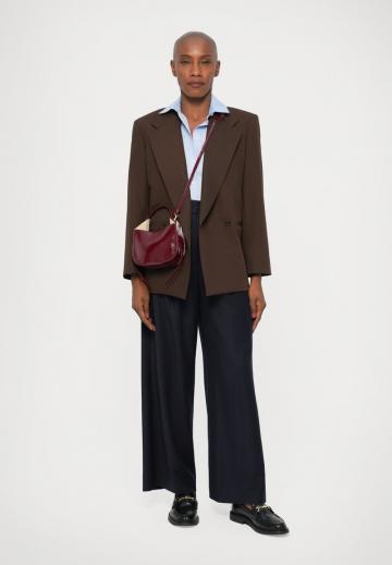 Длинный блейзер