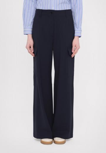 Брюки с накладными карманами