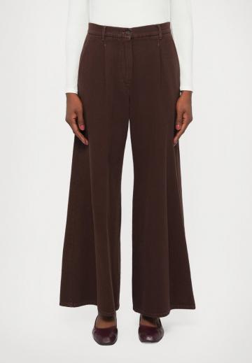 Свободные джинсы