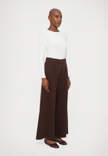 Свободные джинсы