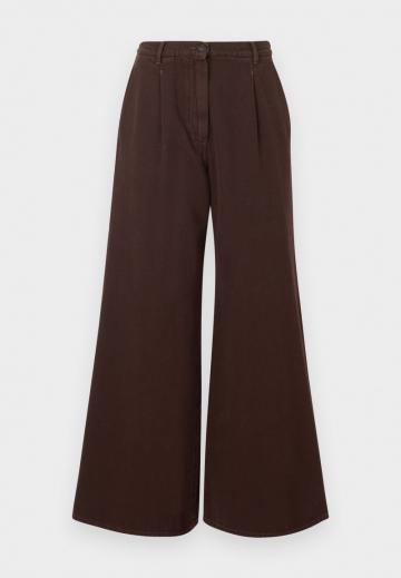 Свободные джинсы