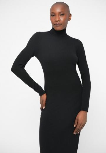 Вязаное платье