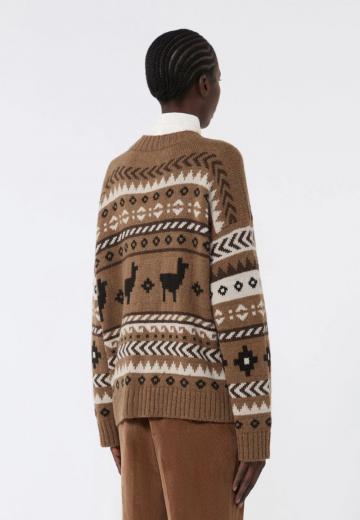 Жаккардовая вязаная кофта