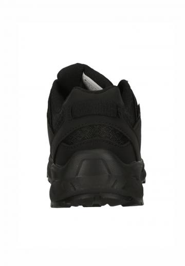 Походные кроссовки