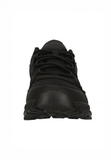 Походные кроссовки