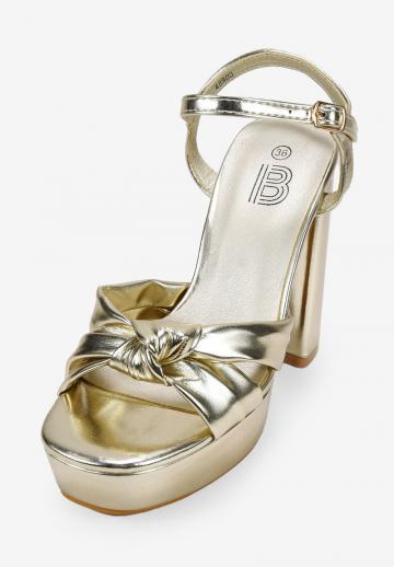 Босоножки на платформе