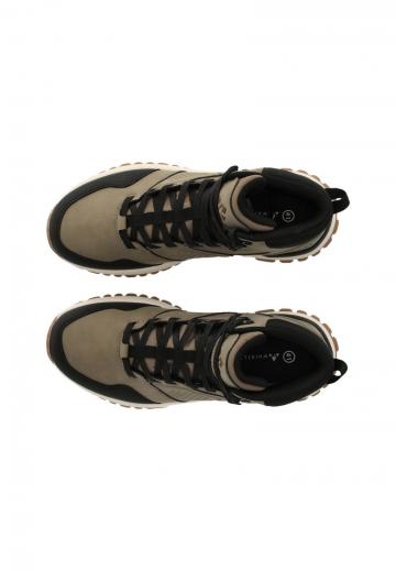 Походные ботинки