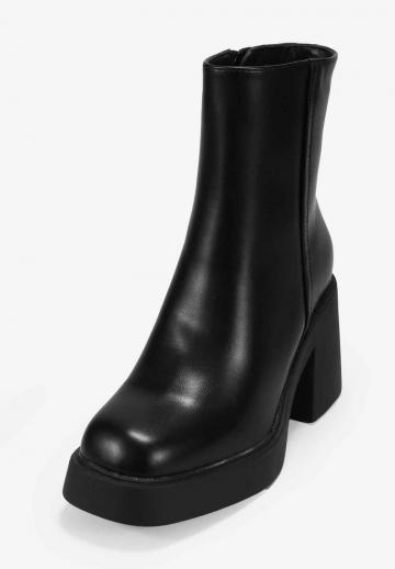 Полусапожки на высоком каблуке