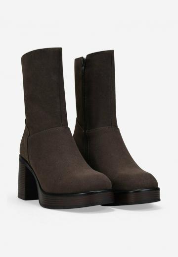 Высокие сапоги