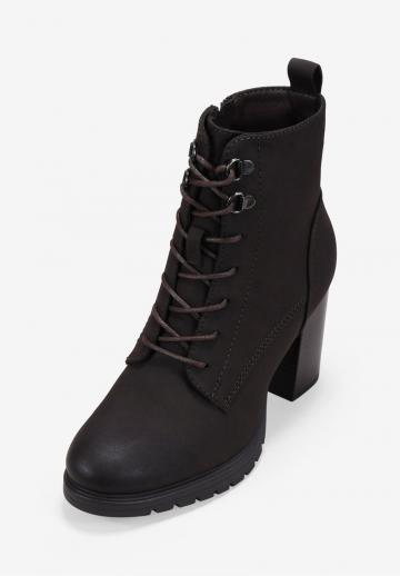 Ботинки на шнуровке