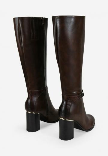Высокие сапоги