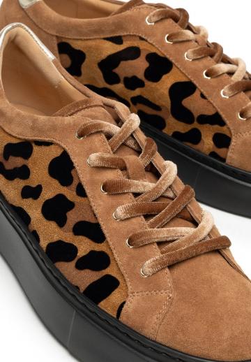 Гандбольные кроссовки