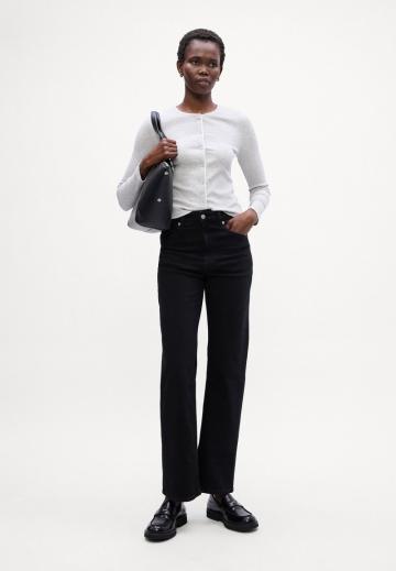 Клешеные джинсы