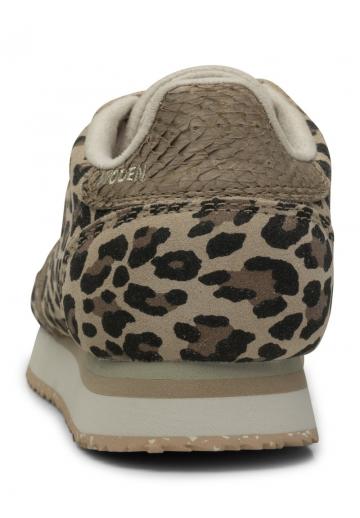 Гандбольные кроссовки