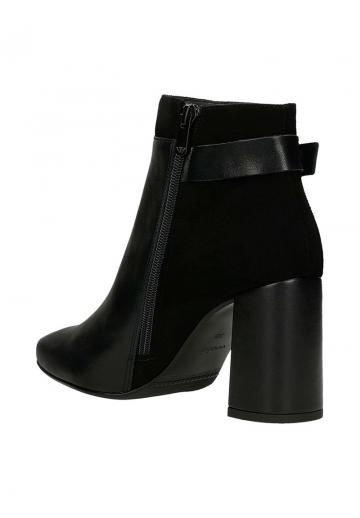 Высокие сапоги