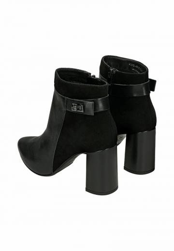 Высокие сапоги