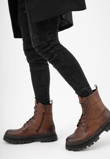 Ботинки на шнуровке