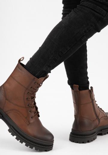Ботинки на шнуровке