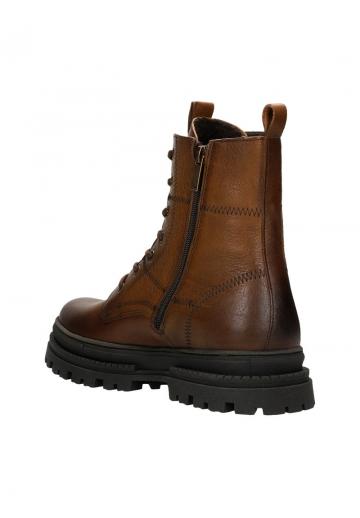 Ботинки на шнуровке