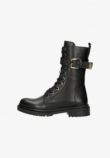 Ботинки на шнуровке
