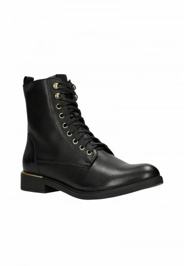 Ботинки на шнуровке