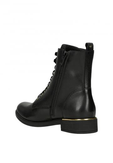 Ботинки на шнуровке