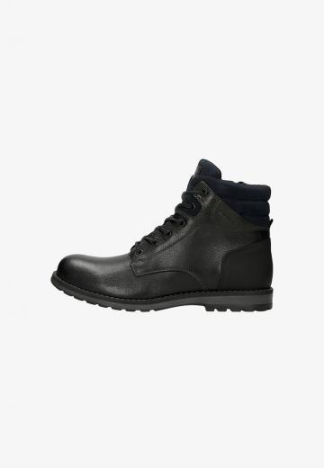 Ботинки на шнуровке