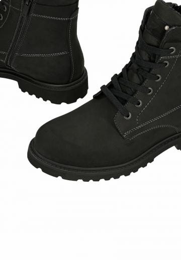 Ботинки на шнуровке