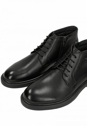Ботинки на шнуровке
