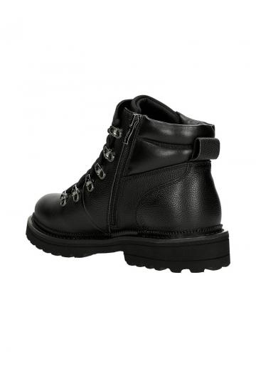 Ботинки на шнуровке