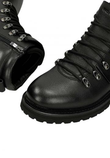 Ботинки на шнуровке