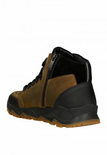 Походные ботинки