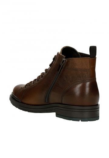 Ботинки на шнуровке