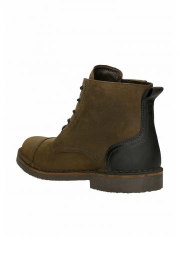 Ботинки на шнуровке