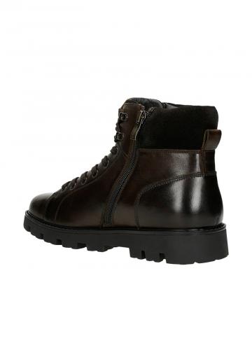 Ботинки на шнуровке