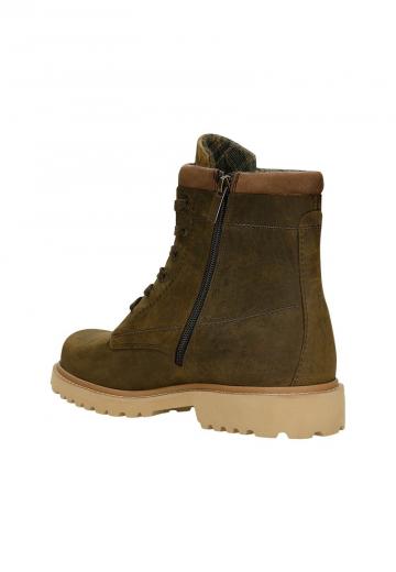 Ботинки на шнуровке