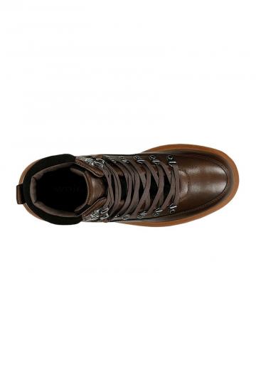 Походные ботинки