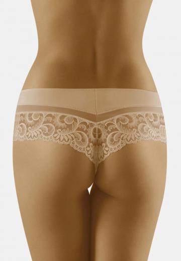 Трусы на бедрах