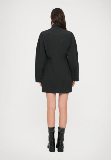 Короткое платье