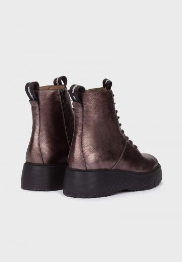 Ботинки на шнуровке