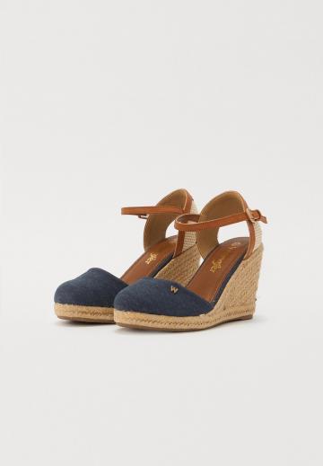 Гандбольные кроссовки