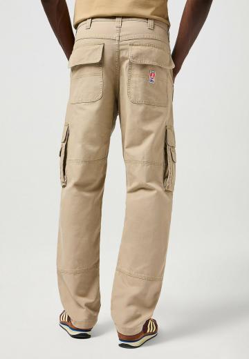 Брюки с накладными карманами
