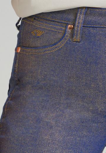 Клешеные джинсы