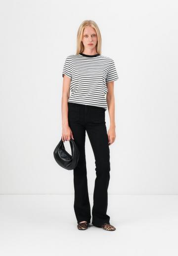 Клешеные джинсы