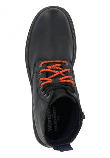 Ботинки на шнуровке